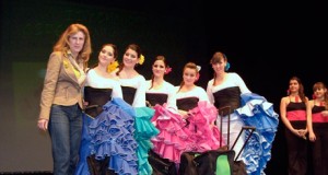 El grupo Somos Marineras se impone en el concurso de Coreografía Flamenca de Roquetas