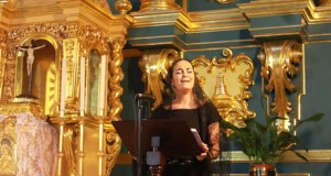 El convento de Las Claras se queda pequeño en el Homenaje a la Saeta