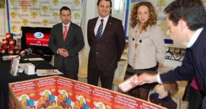 Los comerciantes de Nueva Andalucía y Regiones hacen de reyes magos