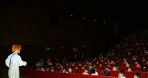 Escolares de Vícar disfruta de su primer paso por el teatro