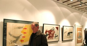 Una colección de obras de Tapies llega a la galería Kartón de Huércal Overa