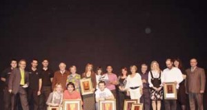 El Aula de Teatro de Pinos Puente gana el certamen de Roquetas