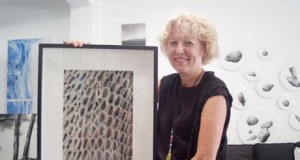 La exposición de Toña Gómez en AM Gallery de Roquetas se amplía hasta finales de enero