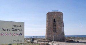 Las defensas costeras y las esculturas de la capital reciben las rutas guiadas