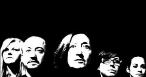 La Trola Teatro lleva hasta Carboneras su obra ‘Cinco cubiertos’