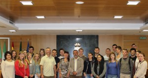 Universitarios británicos conocen la historia de El Ejido