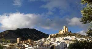 El debate sobre la reproducción del Patio del Castillo de Vélez llega al Parlamento Andaluz