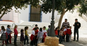 Escolares de Vícar conocen su pueblo con dos itinerarios históricos
