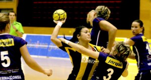 La Federación premia a Vícar por su promoción del balonmano