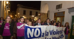 Berja y Fines salen a la calle para decir «no» a la violencia de género