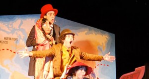 Adra celebra el Día del Comercio con teatro infantil